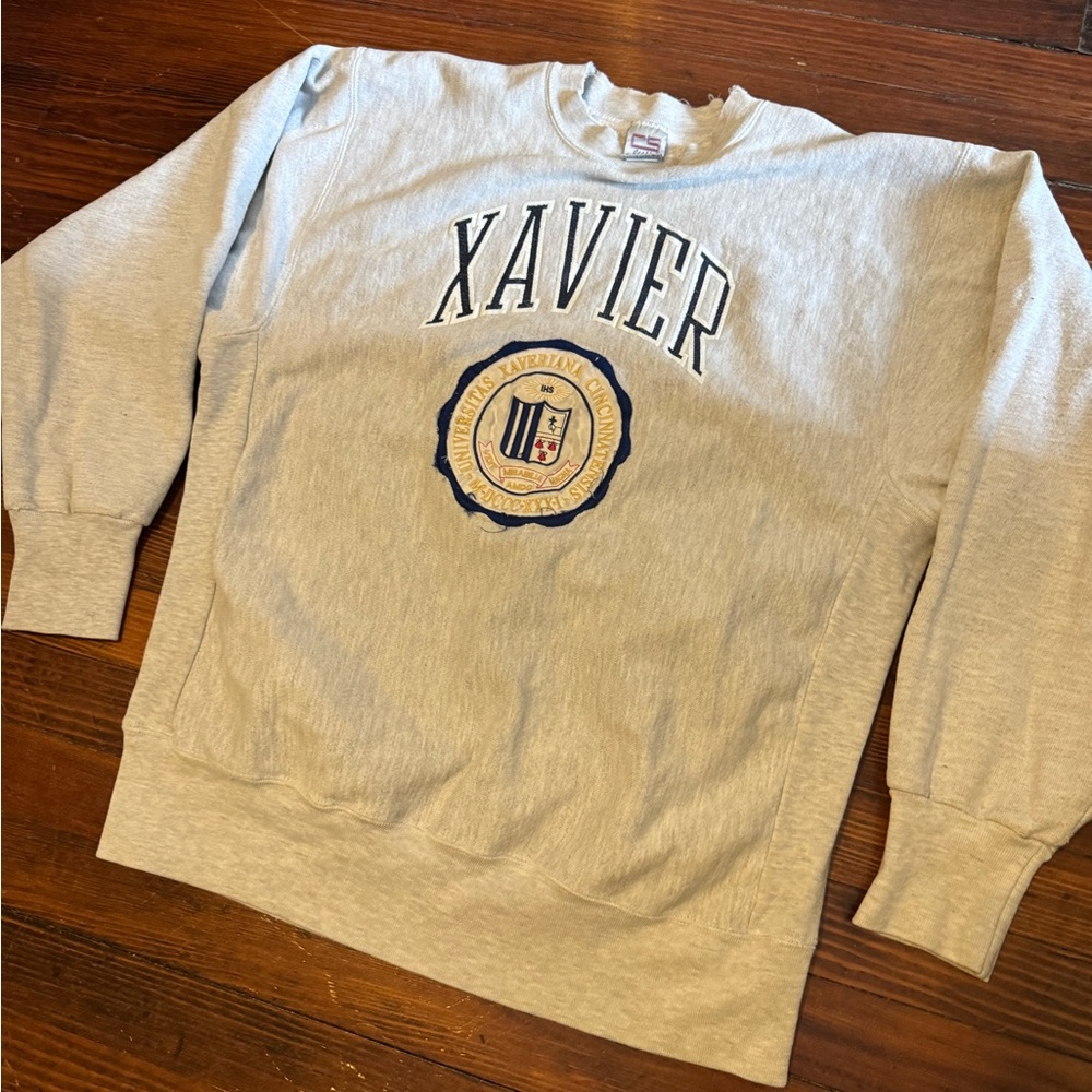 #575 VERY VINTAGE 1980s XAVIER MUSKETEERS Gray Crewneck Sweater. - Picture 10 of 16